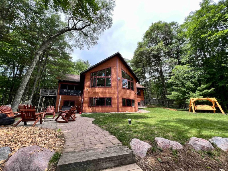 Dog Friendly Lodging Near Eagle River Wi